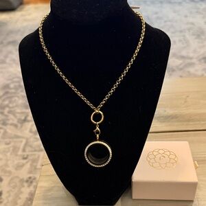 It’s Pearl Time Elegant Gold and Black Locket Necklace